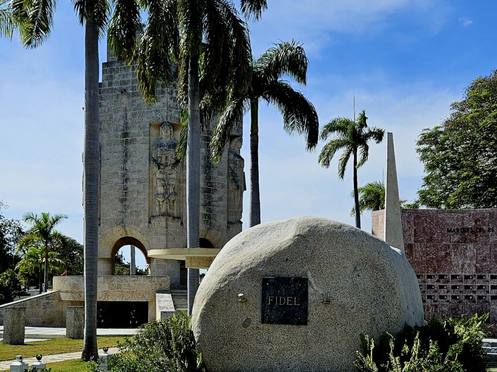 kuba-santiago-cmentarz-fidel