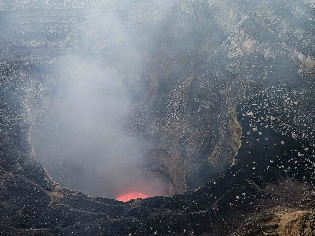 "Wrota Piekieł" - żywa lawa wulkanu Masaya.