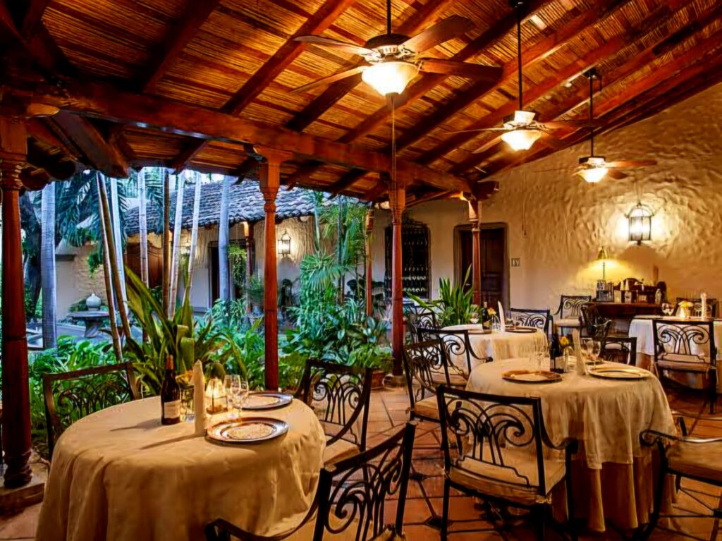 Hotel Los Robles Charming Colonial w Managui.