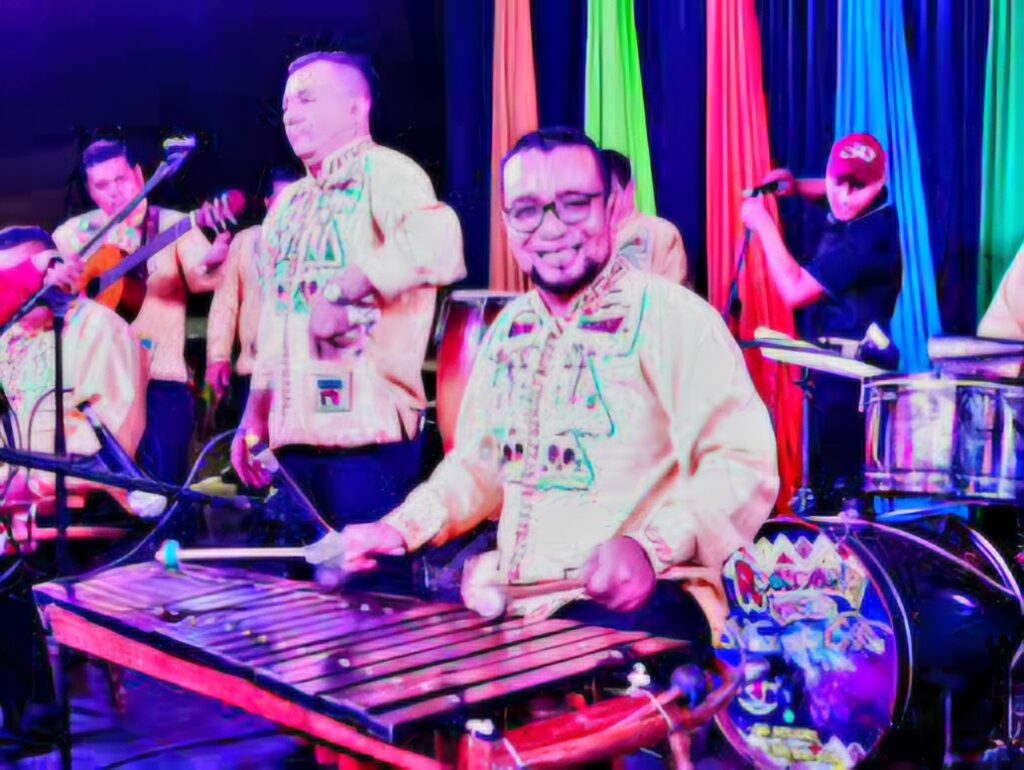 Muzyka marimba w Granadzie.