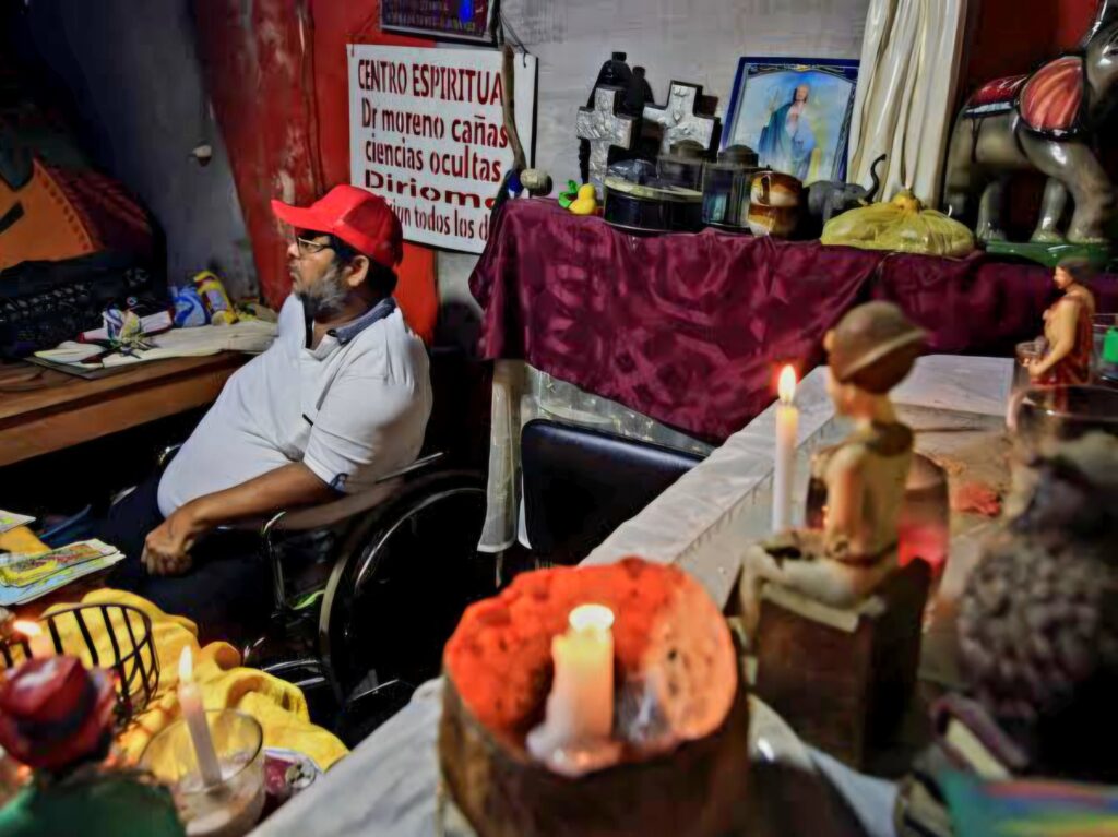 Spotkanie z szamanem w Diriomo.