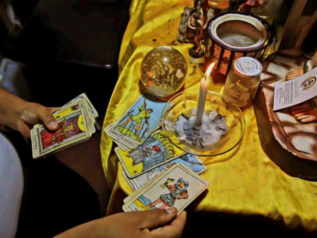 Miasto czarowników Diriomo.