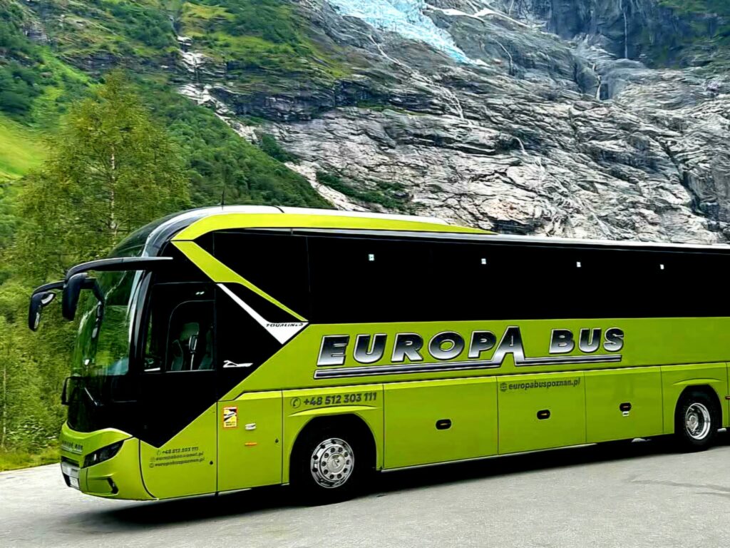 Zielony autobus Europa Bus.
